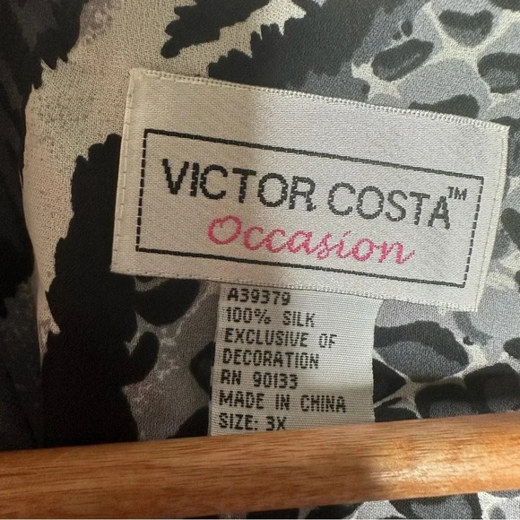 Victor Costa Silk Embellished Animal Print Blouse Size 3X - Picture 7 of 9